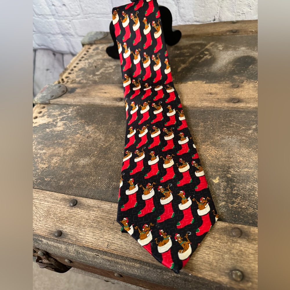 Vintage Scooby Doo silk Christmas tie Excellent condition.